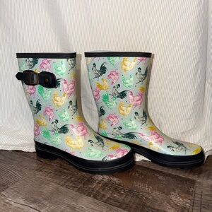 Blue Mountain Chicken rain boots
